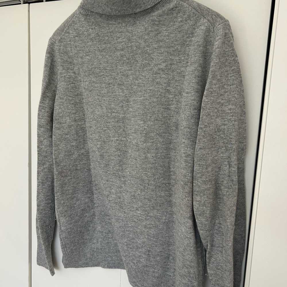 Banana Republic Gray Turtleneck Sweater